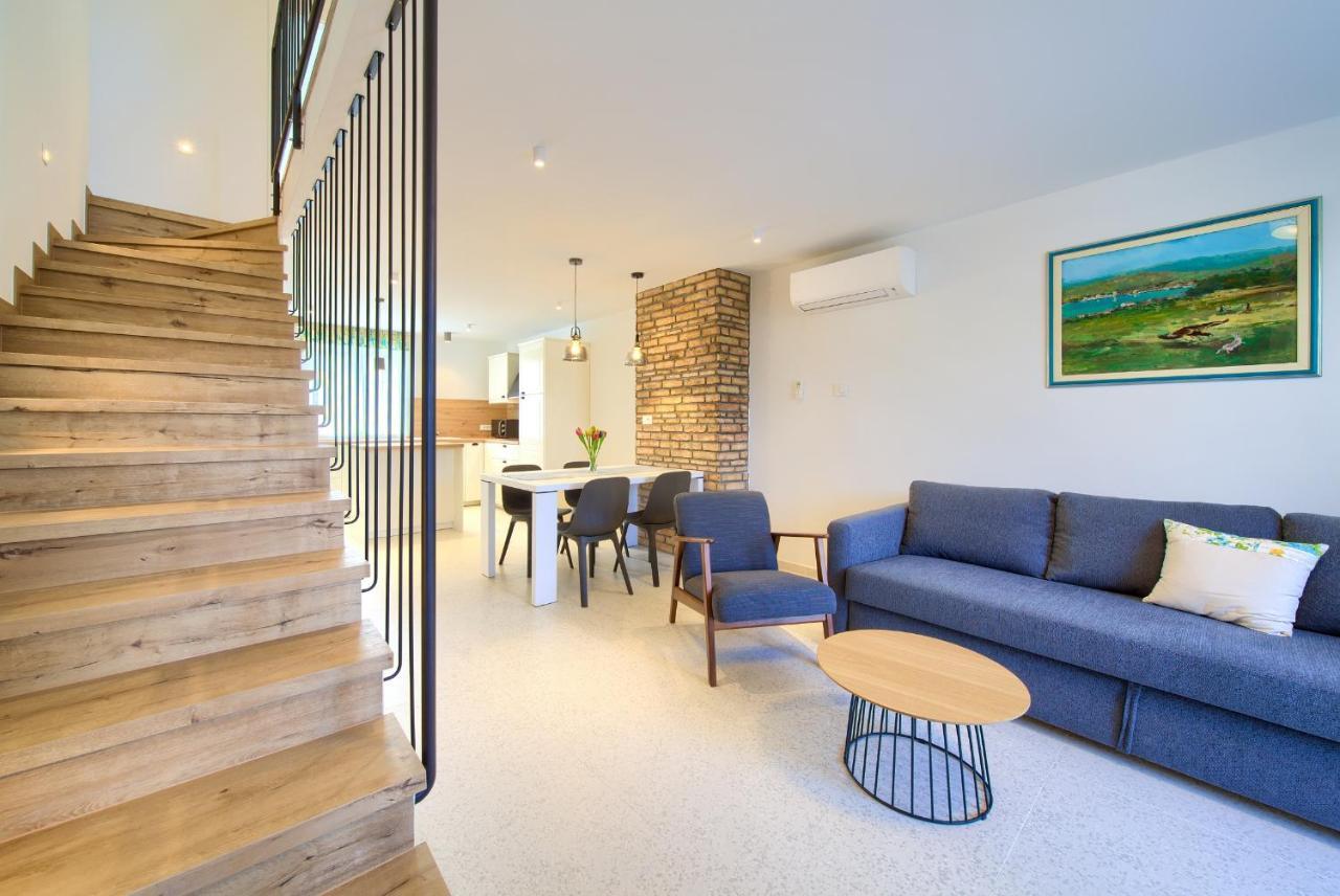 Apartman Placa Njivice Εξωτερικό φωτογραφία