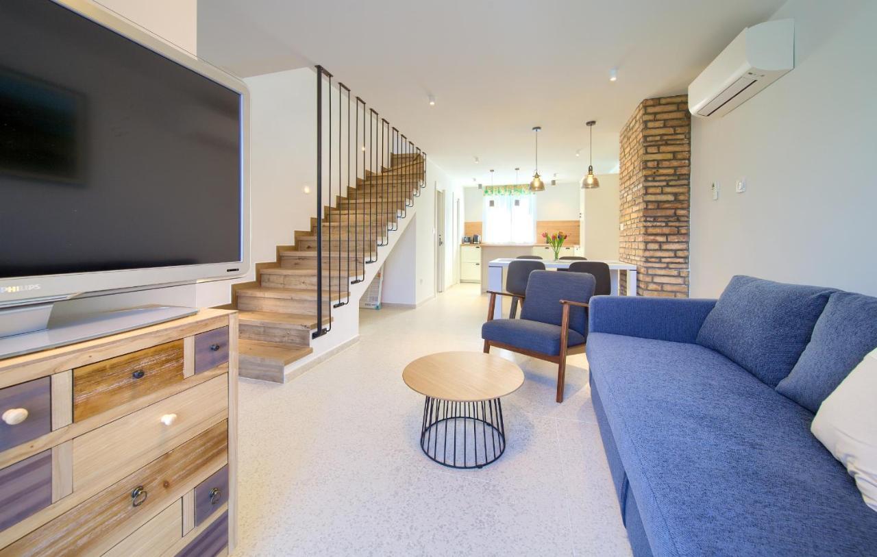 Apartman Placa Njivice Εξωτερικό φωτογραφία