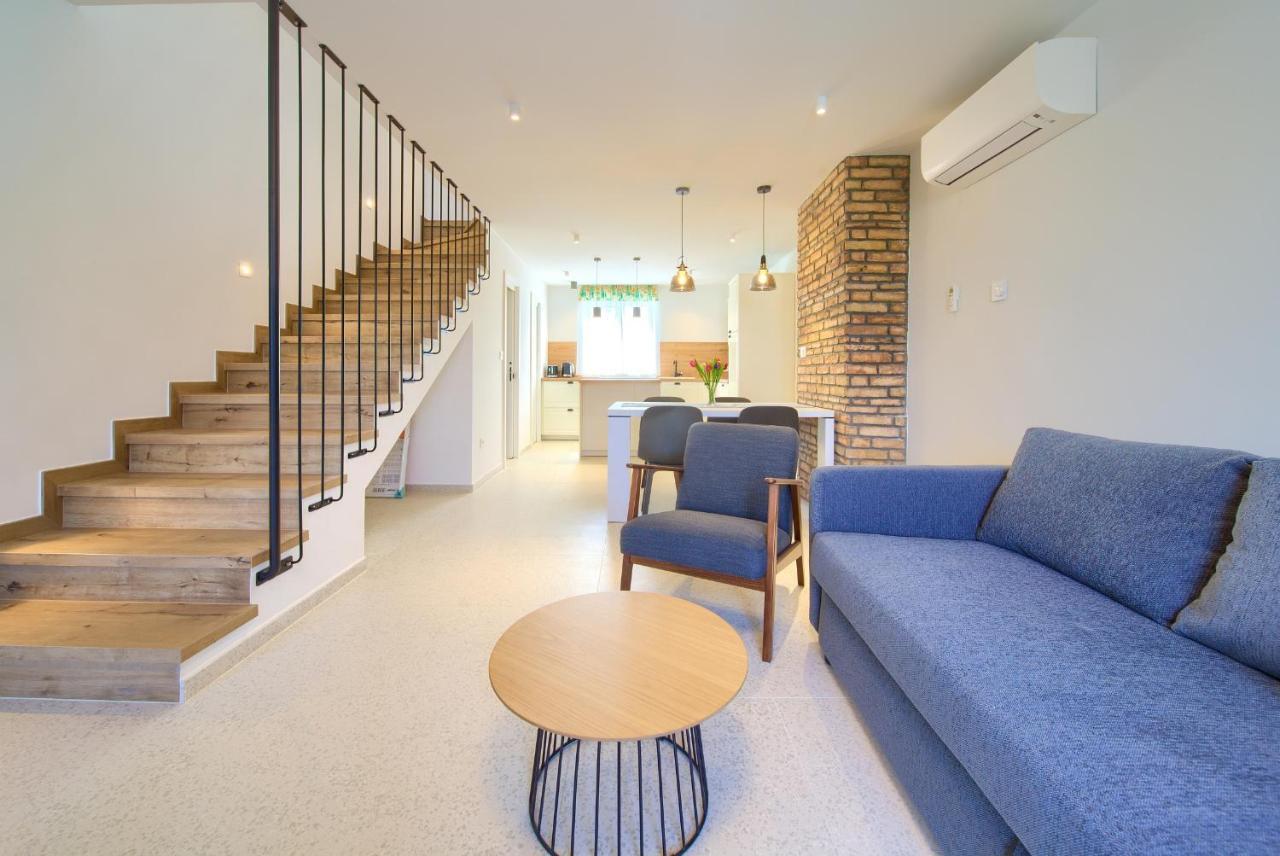 Apartman Placa Njivice Εξωτερικό φωτογραφία